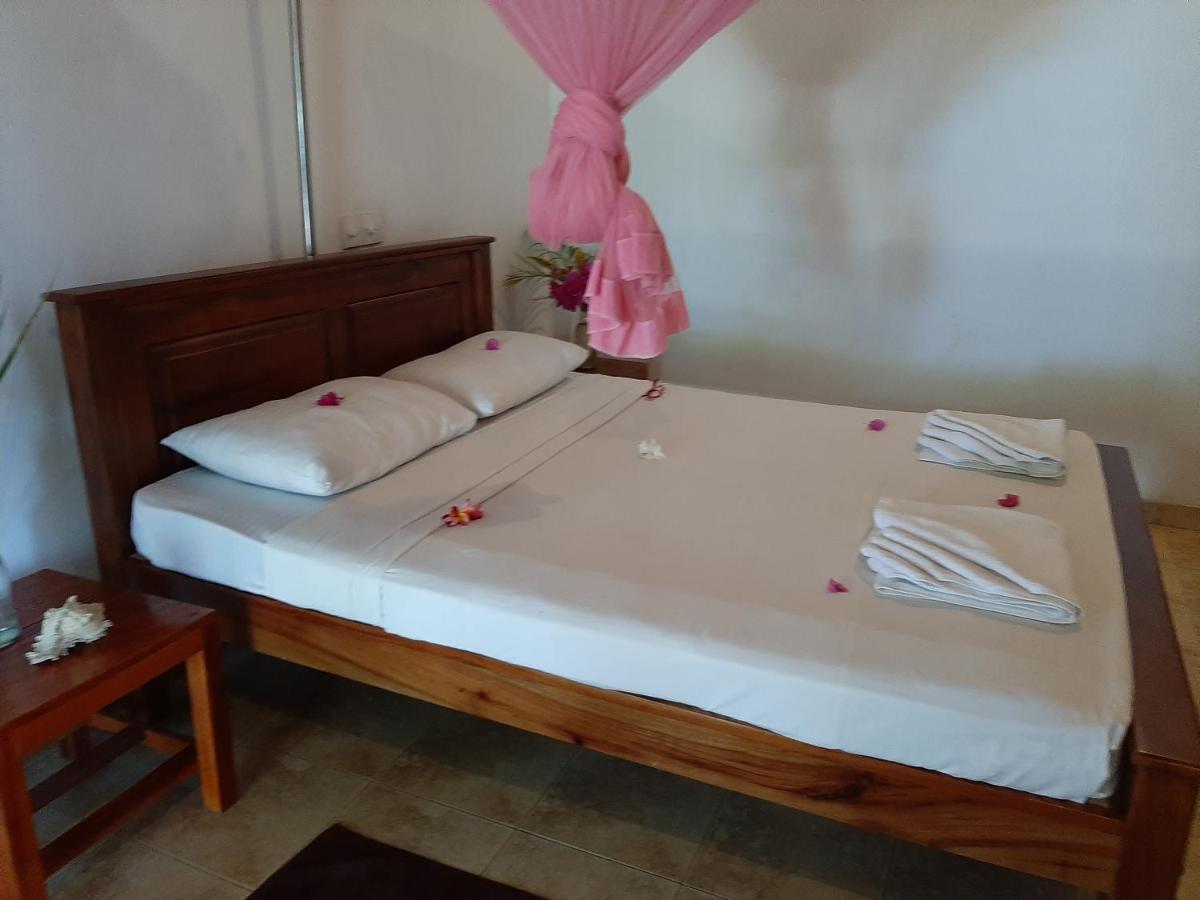 Lobster Beach Otel Tangalle Dış mekan fotoğraf