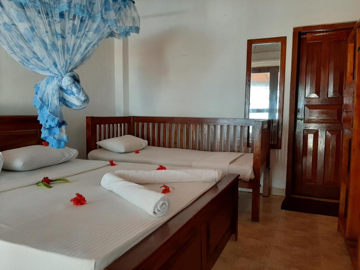 Lobster Beach Otel Tangalle Dış mekan fotoğraf