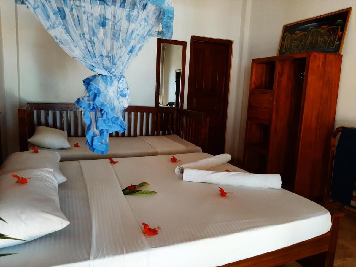 Lobster Beach Otel Tangalle Dış mekan fotoğraf