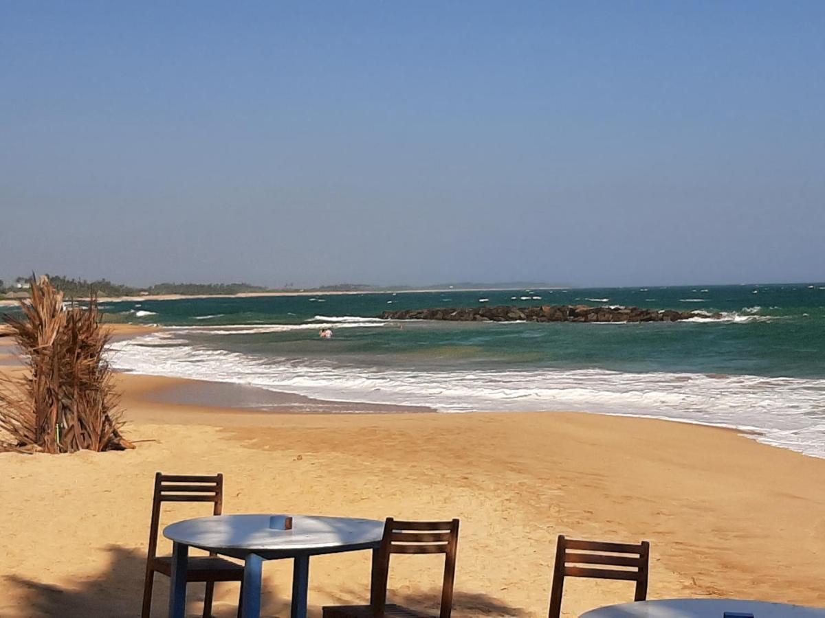 Lobster Beach Otel Tangalle Dış mekan fotoğraf
