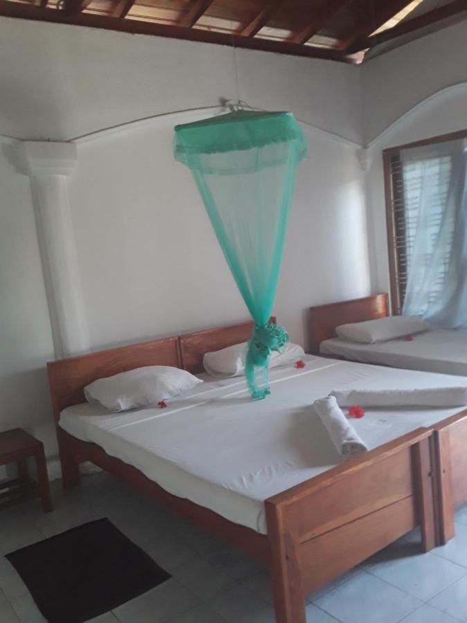 Lobster Beach Otel Tangalle Oda fotoğraf
